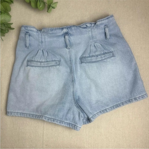 American Eagle Mom Short Paper Bag Light Wash Denim Jean Button Women’s Size 6 - Picture 4 of 12